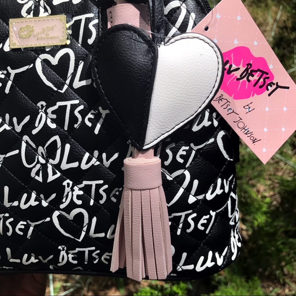 BETSEY JOHNSON White Black Blush Crossbody Bag! 💖 - Picture 2 of 7